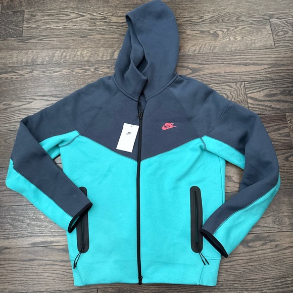 Nike tech sweater - Picture 1 of 3